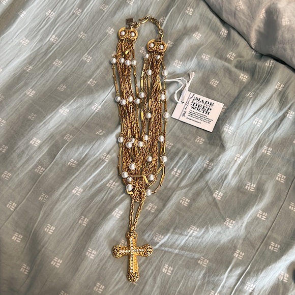 Gorgeous layered cross necklace - Picture 3 of 5